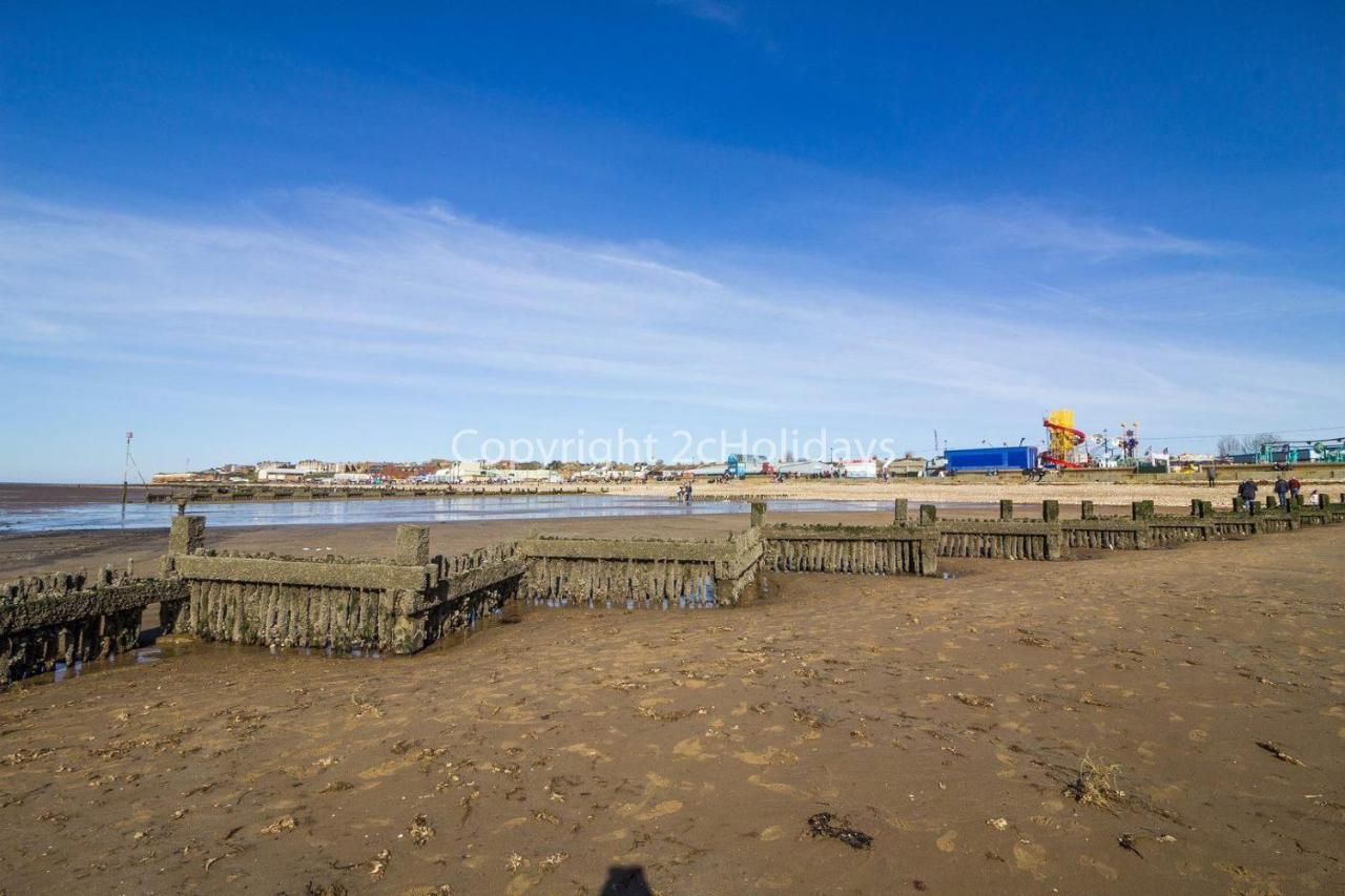 6 Berth Caravan Nearby Hunstanton Beach Front In Norfolk Ref 13019L Экстерьер фото