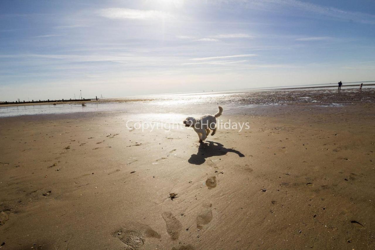 6 Berth Caravan Nearby Hunstanton Beach Front In Norfolk Ref 13019L Экстерьер фото