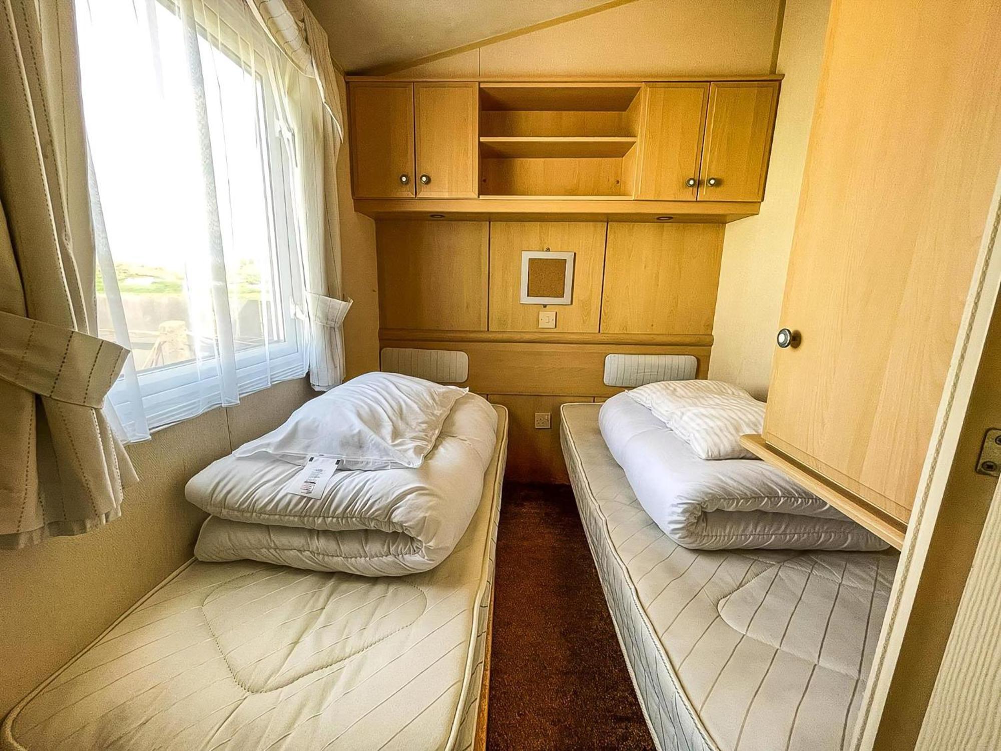 6 Berth Caravan Nearby Hunstanton Beach Front In Norfolk Ref 13019L Экстерьер фото