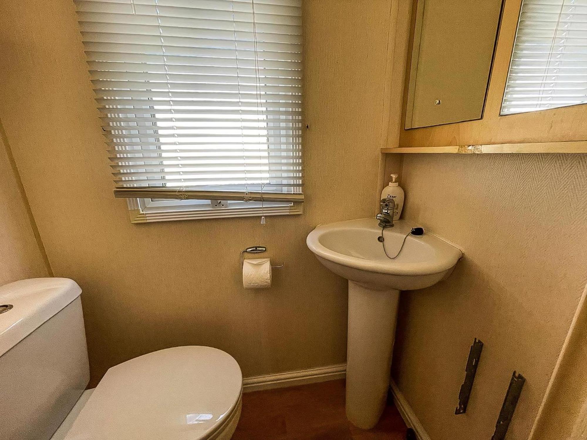 6 Berth Caravan Nearby Hunstanton Beach Front In Norfolk Ref 13019L Экстерьер фото