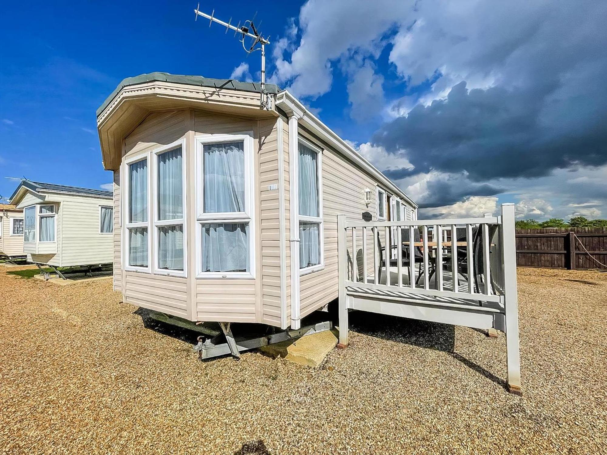 6 Berth Caravan Nearby Hunstanton Beach Front In Norfolk Ref 13019L Экстерьер фото